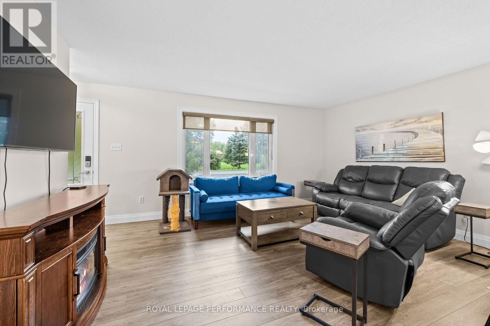 3080 Conc. 3 Plantagenet Road