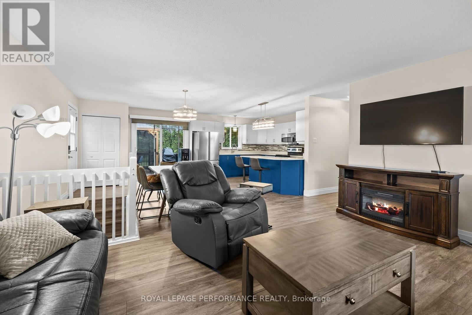 3080 Conc. 3 Plantagenet Road