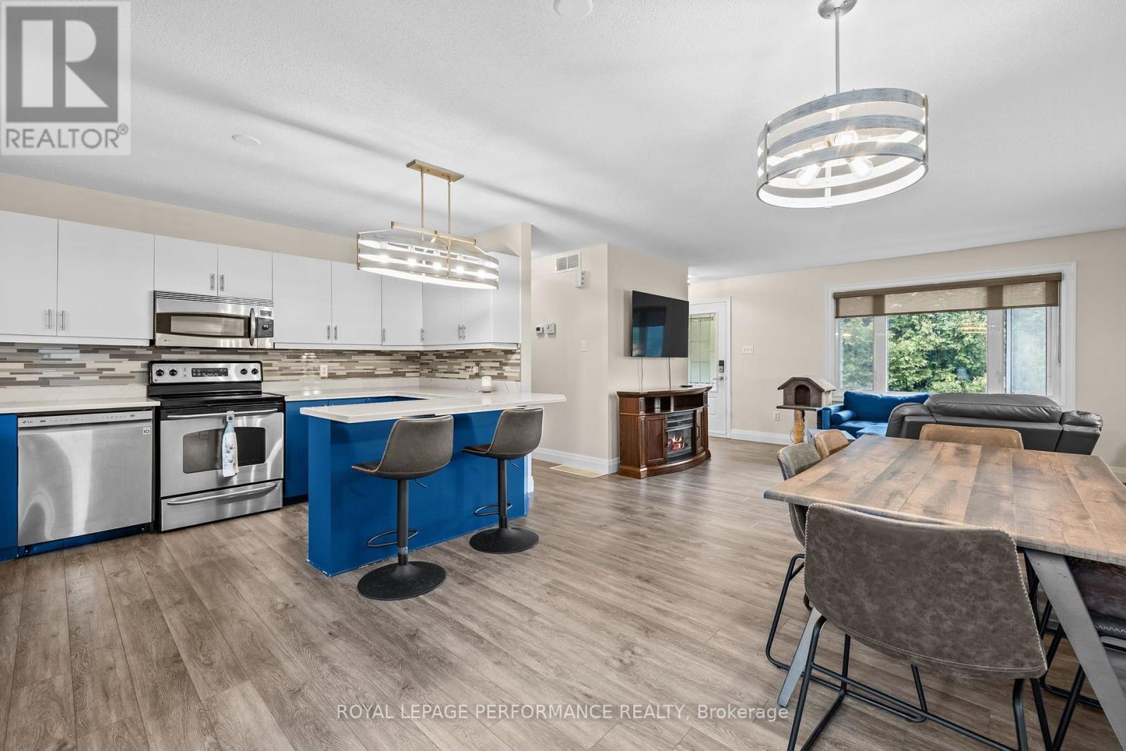 3080 Conc. 3 Plantagenet Road