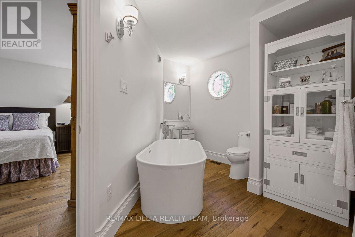4230 BOUNDARY ROAD N - Image 32