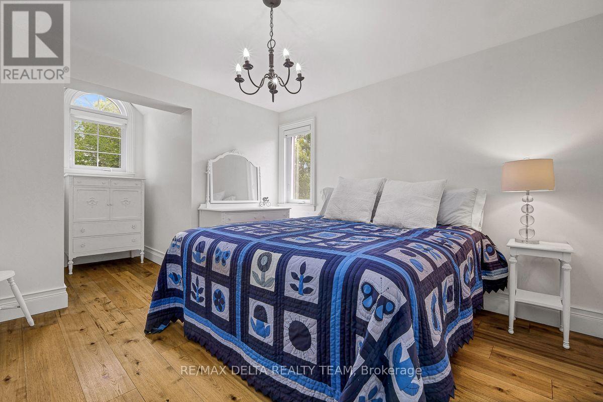 4230 BOUNDARY ROAD N - Image 33