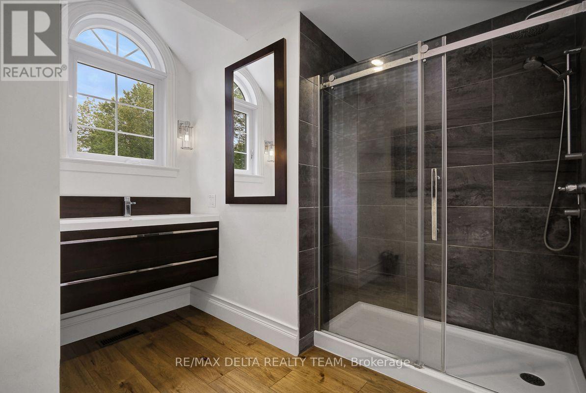 4230 BOUNDARY ROAD N - Image 35