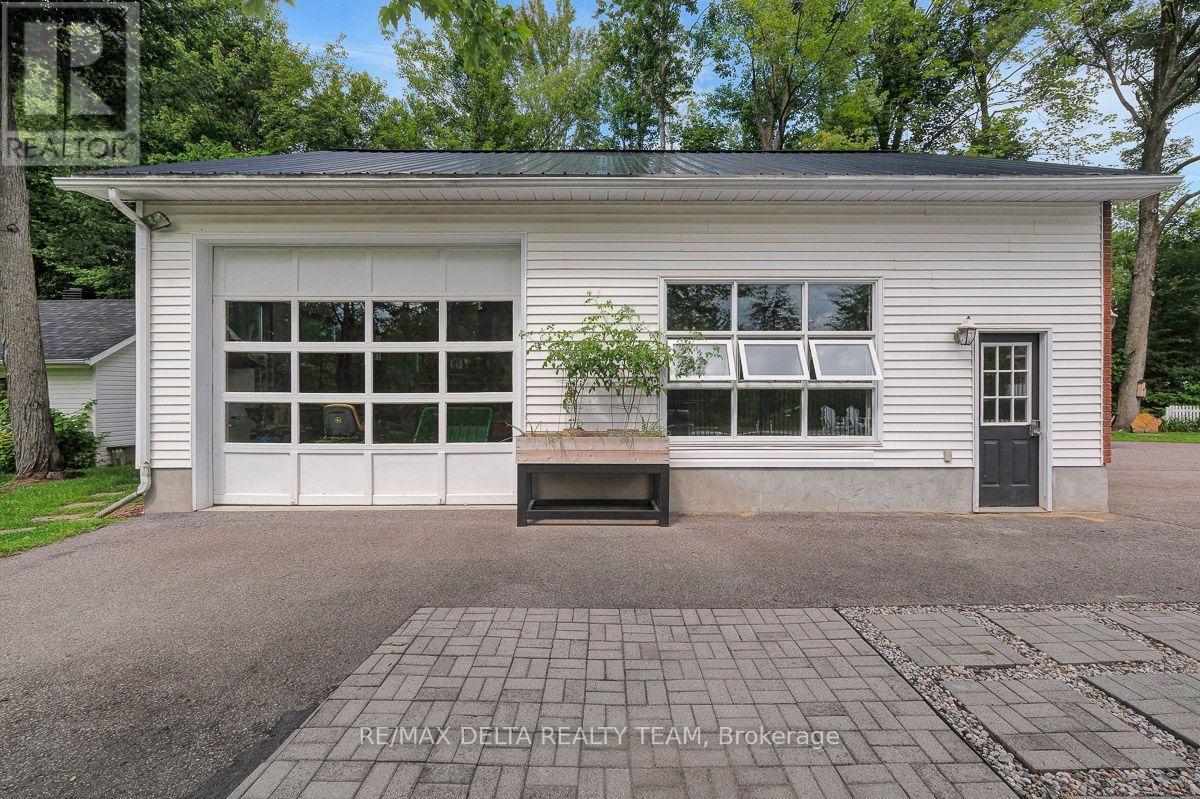 4230 BOUNDARY ROAD N - Image 40