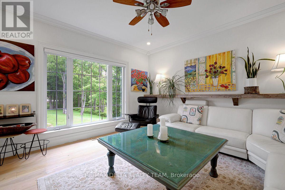 4230 BOUNDARY ROAD N - Image 8