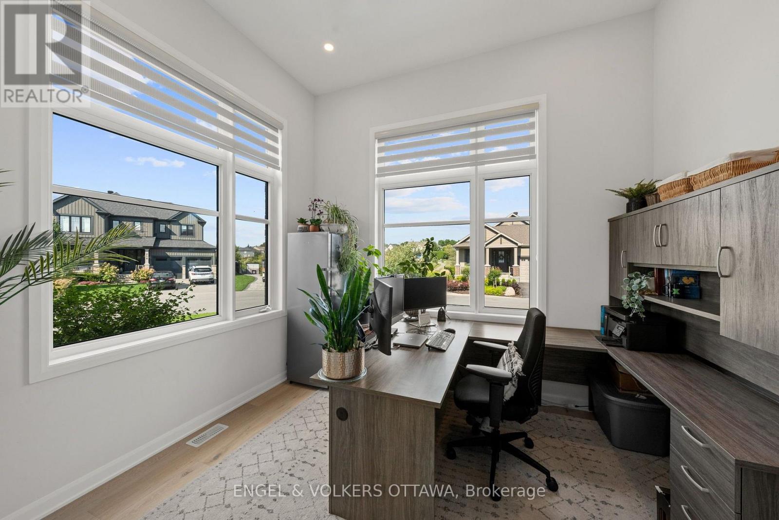 720 COAST CIRCLE - Image 16