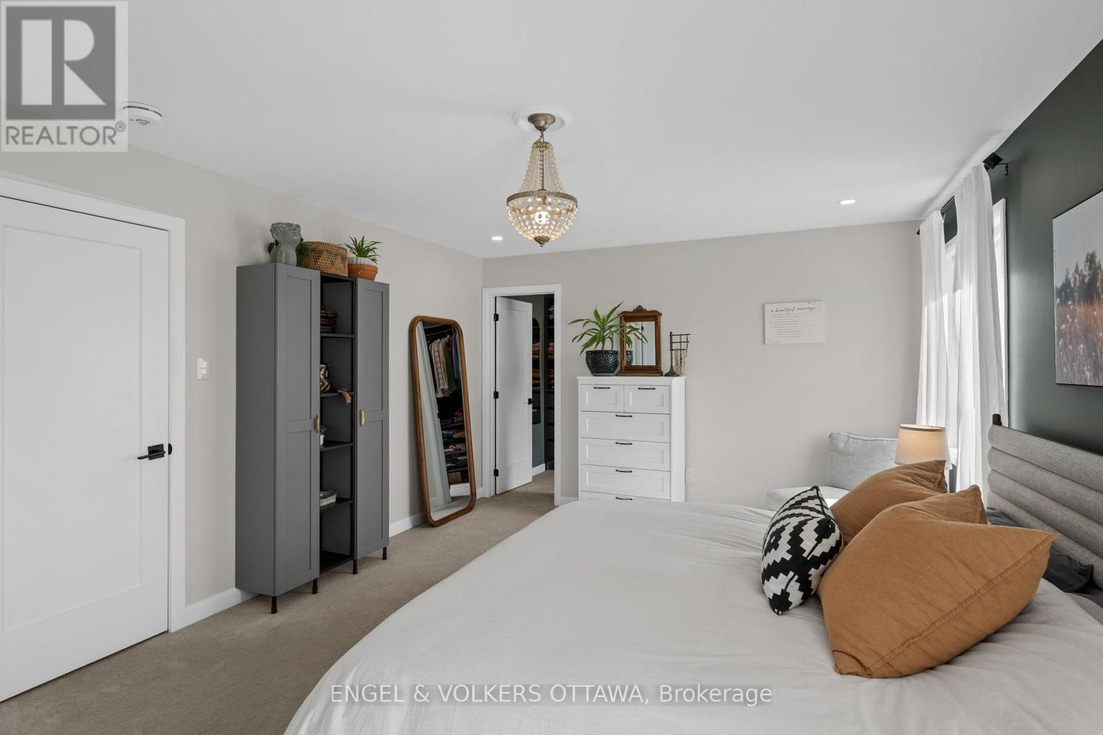 720 COAST CIRCLE - Image 24