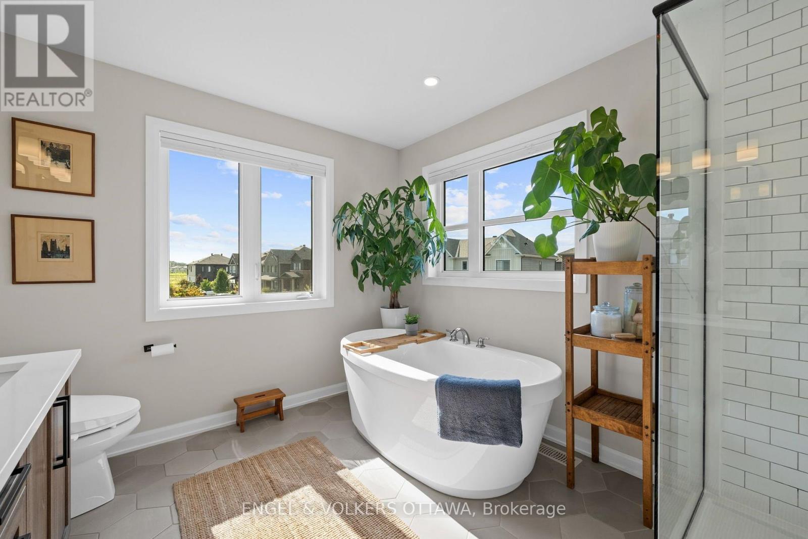 720 COAST CIRCLE - Image 27