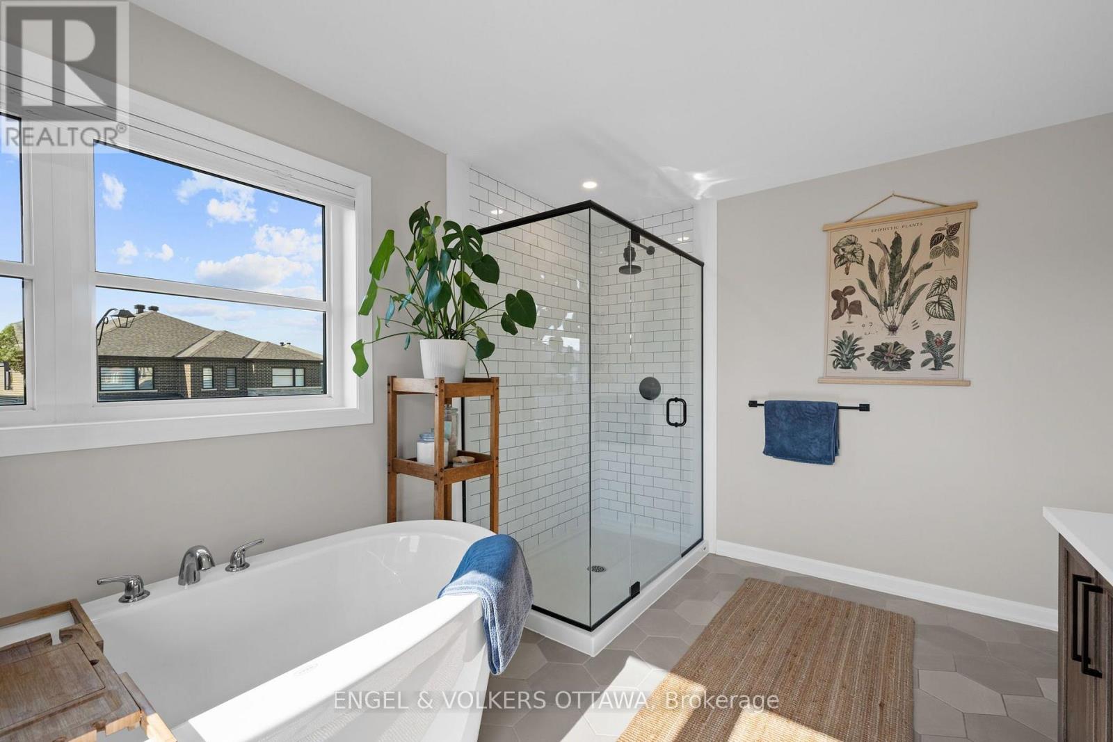 720 COAST CIRCLE - Image 28