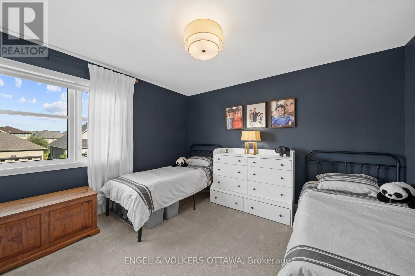 720 COAST CIRCLE - Image 29