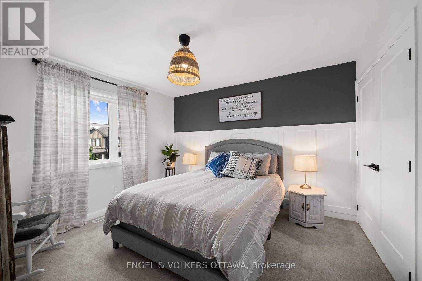 720 COAST CIRCLE - Image 32
