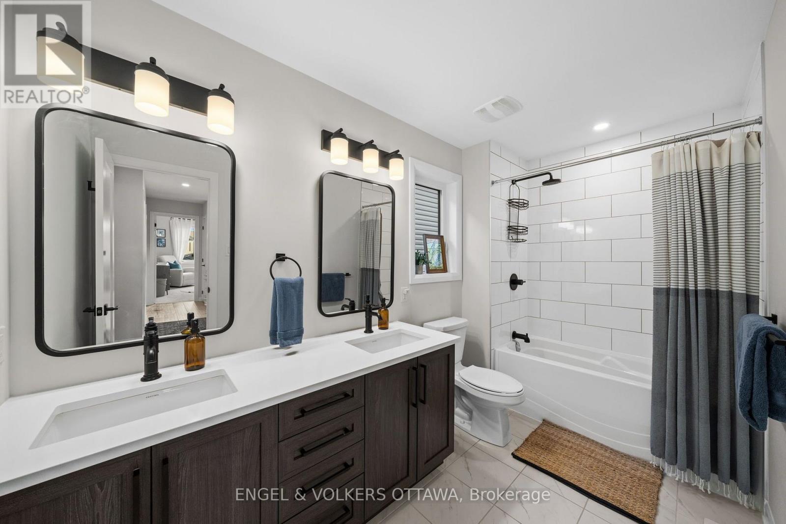 720 COAST CIRCLE - Image 35