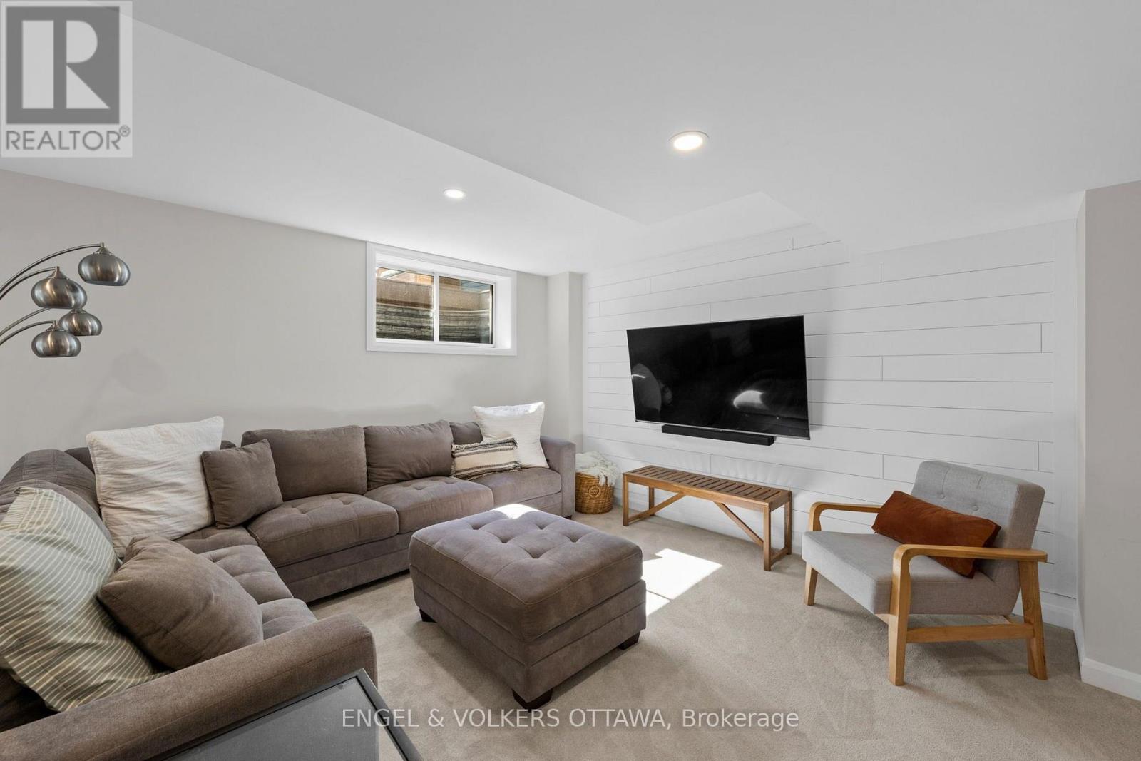 720 COAST CIRCLE - Image 37