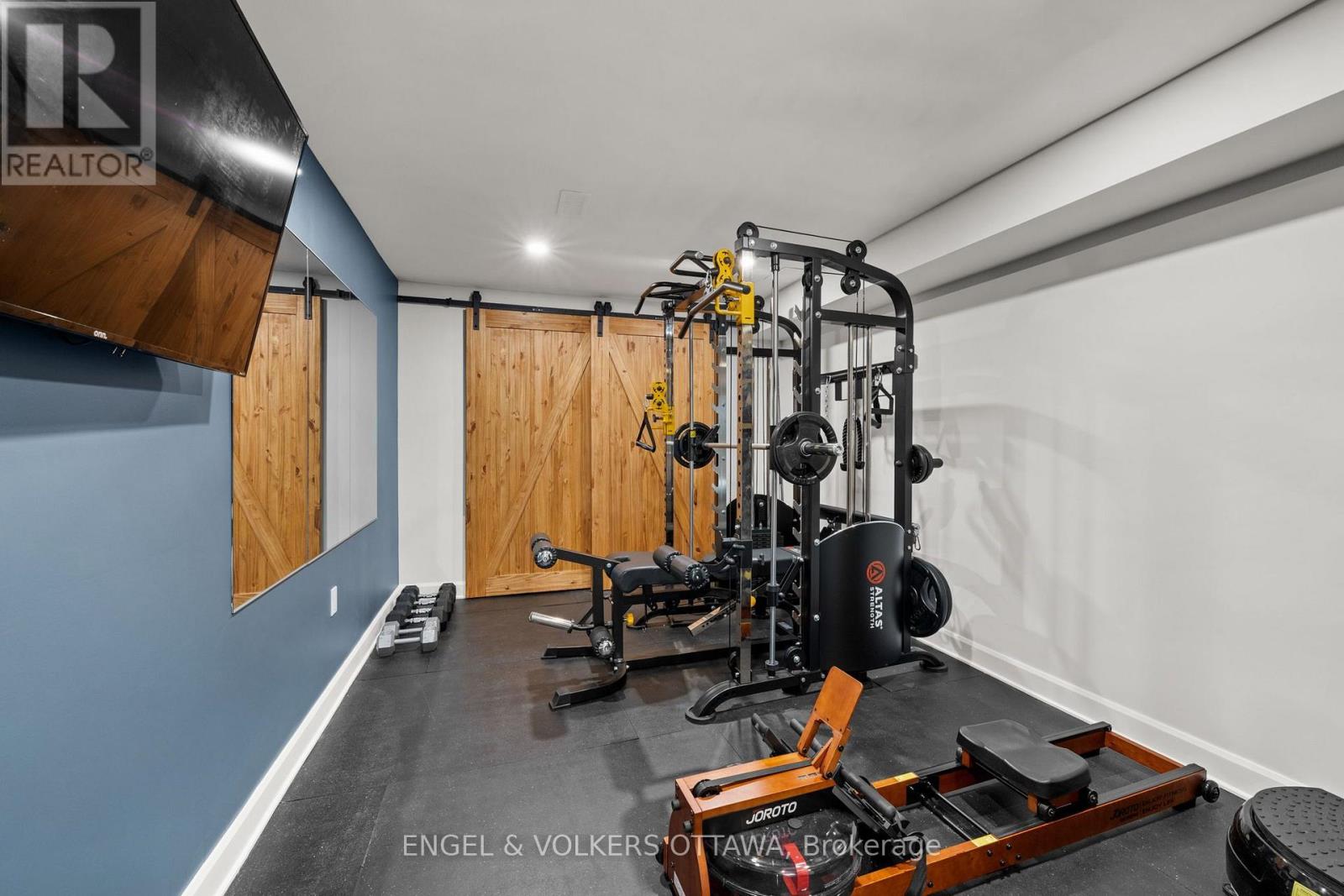 720 COAST CIRCLE - Image 41