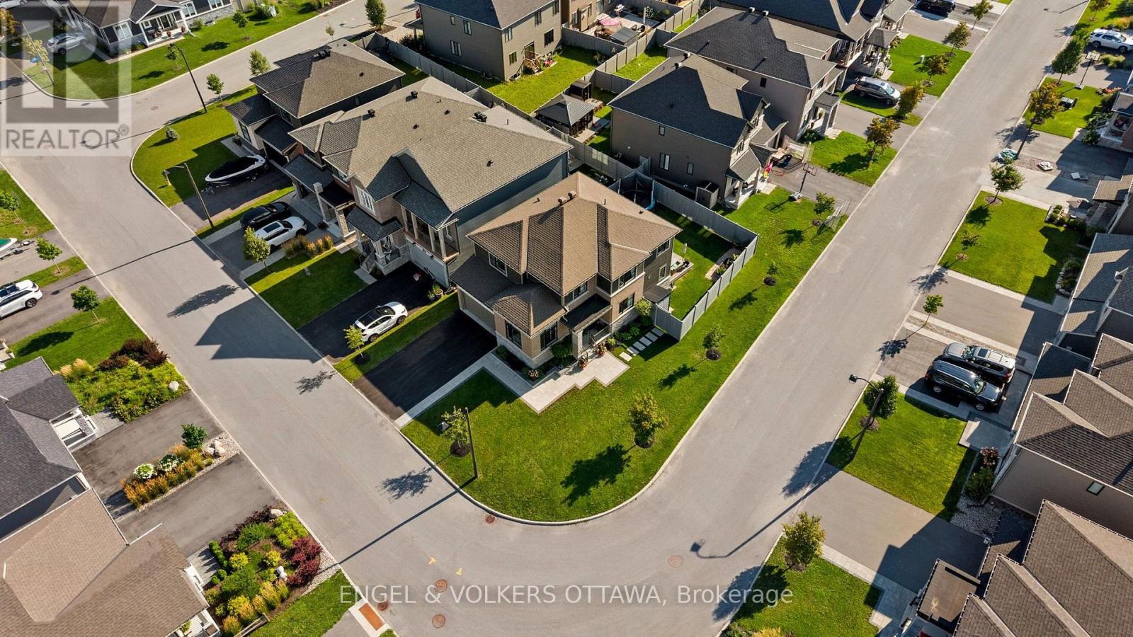 720 COAST CIRCLE - Image 48