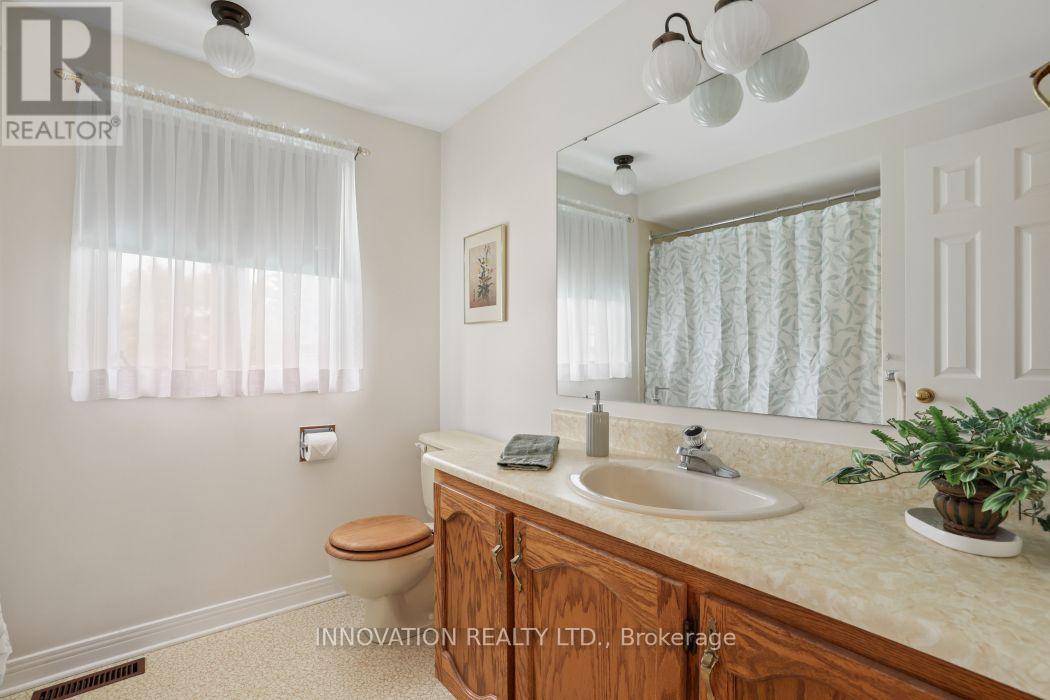 64 THARE CRESCENT - 24