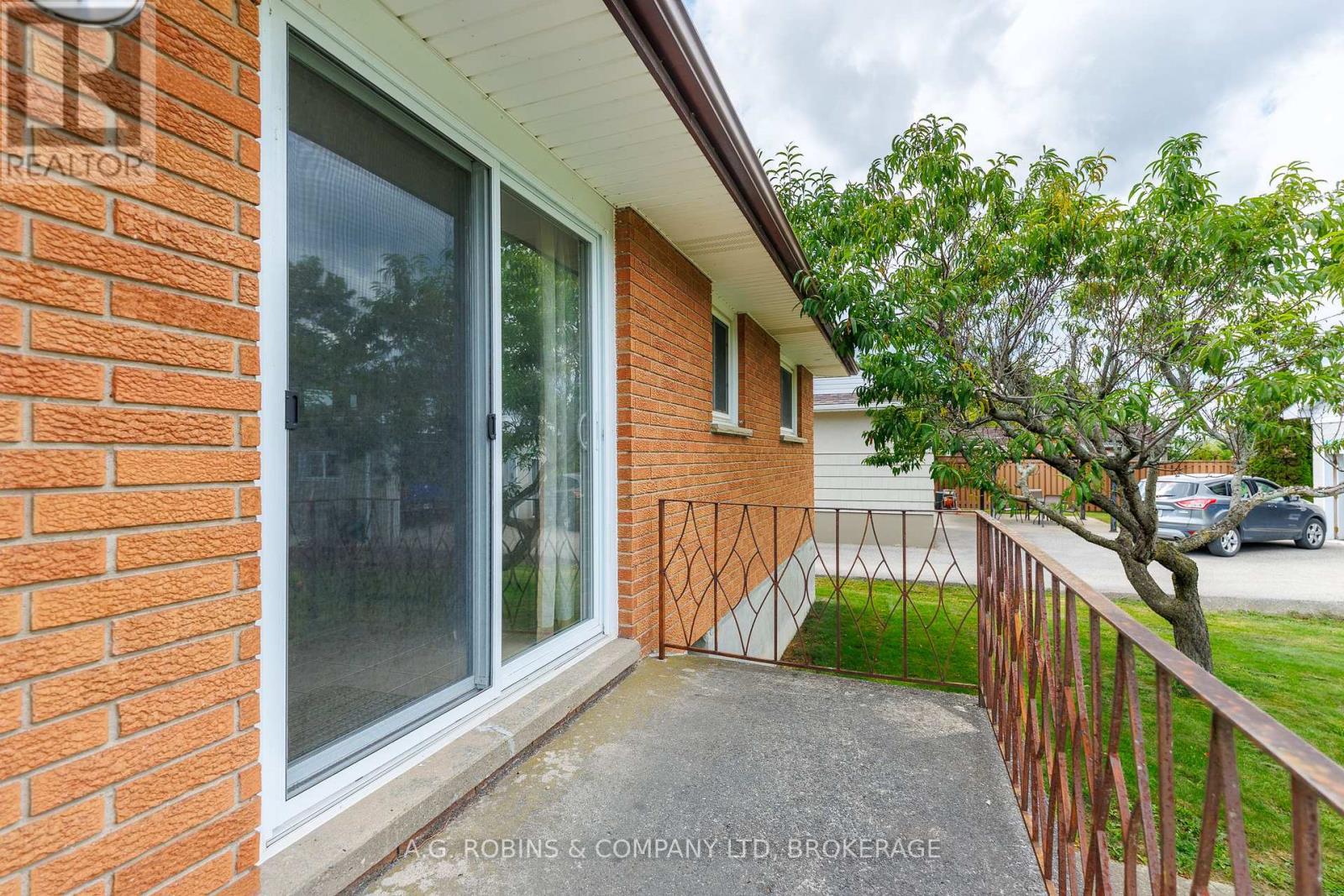 12 BERKLEY AVENUE - 22