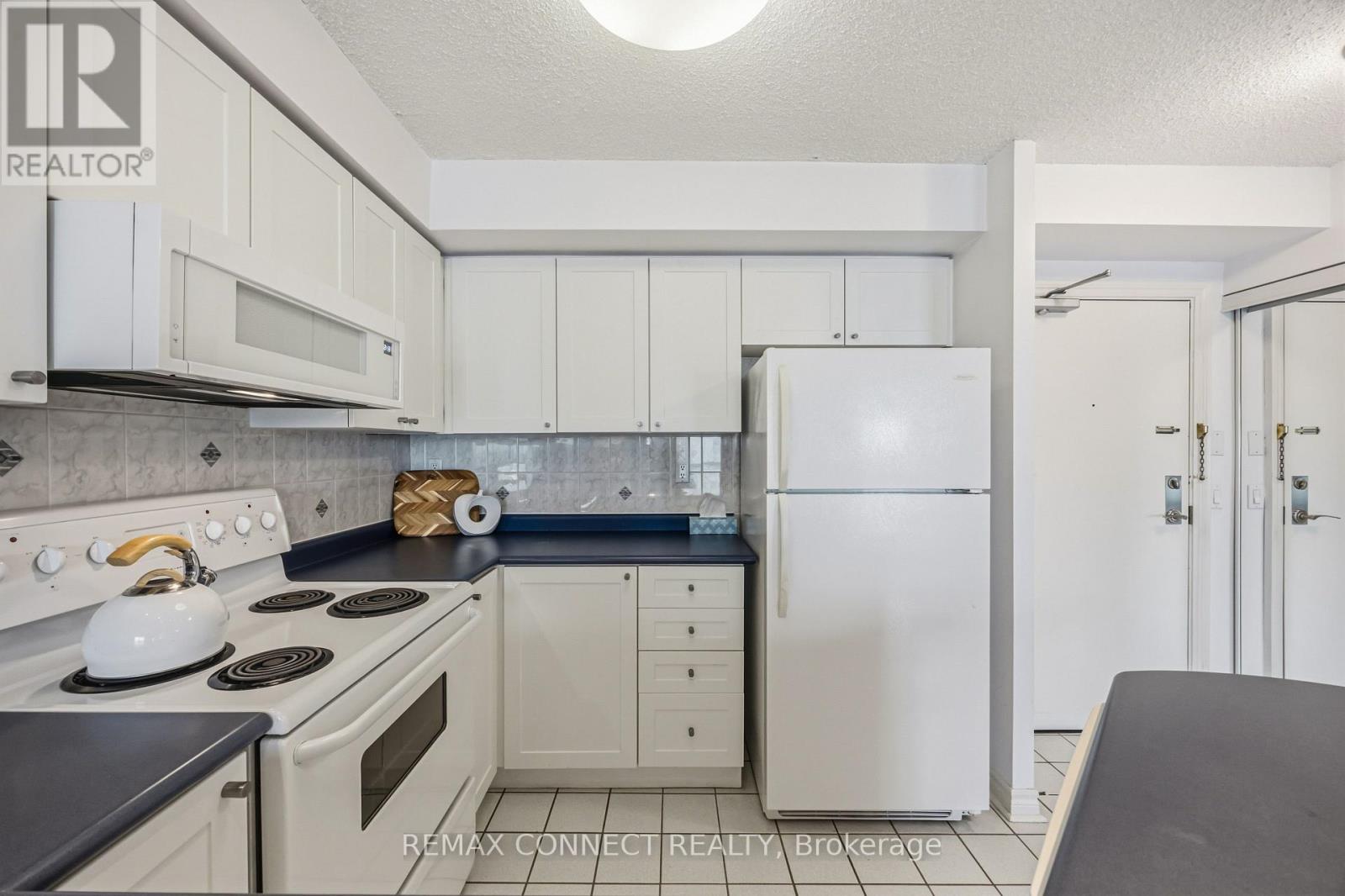 #504 890 SHEPPARD AVENUE W - 25