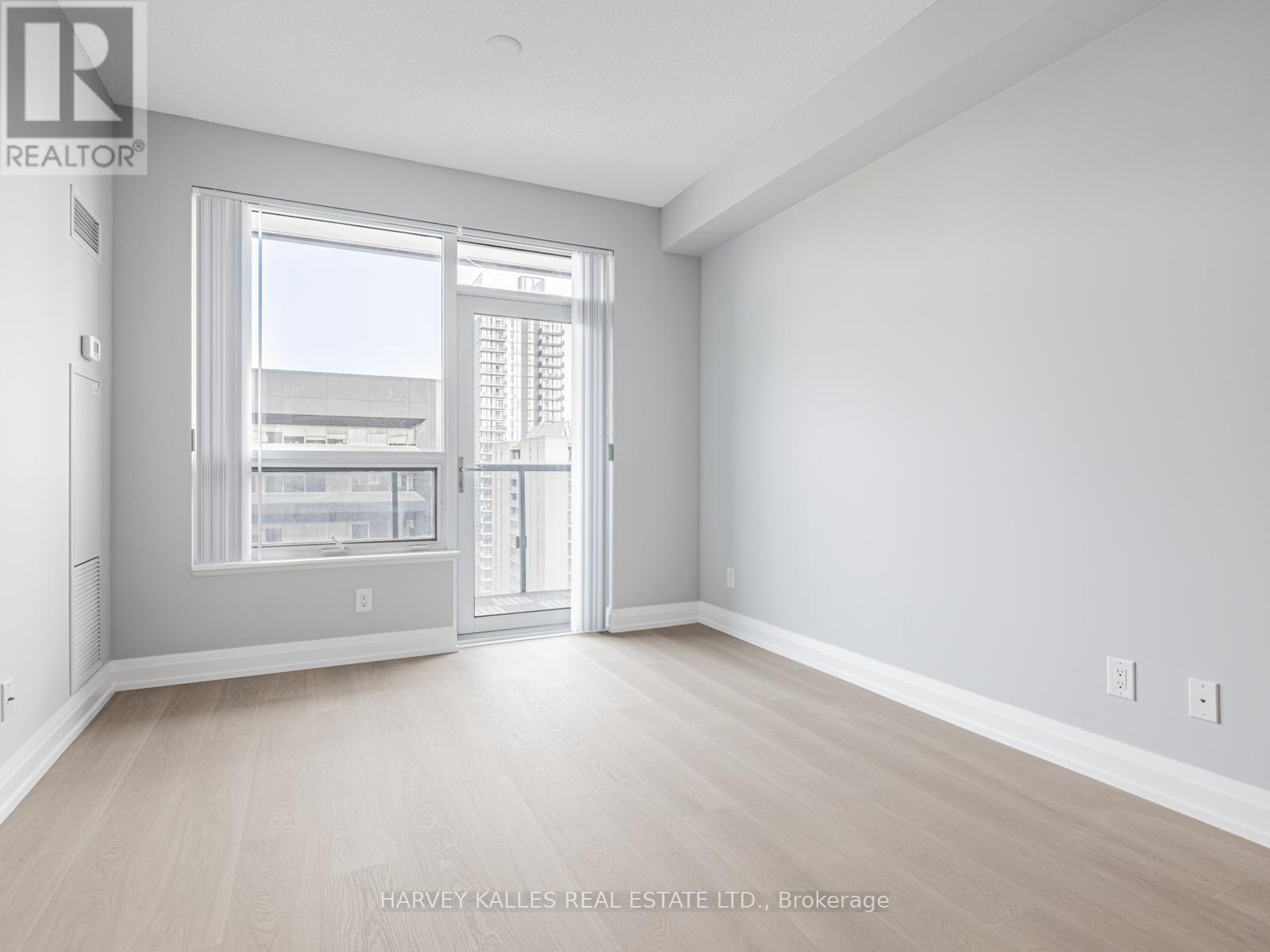 #2121 5 SHEPPARD AVENUE E - 13