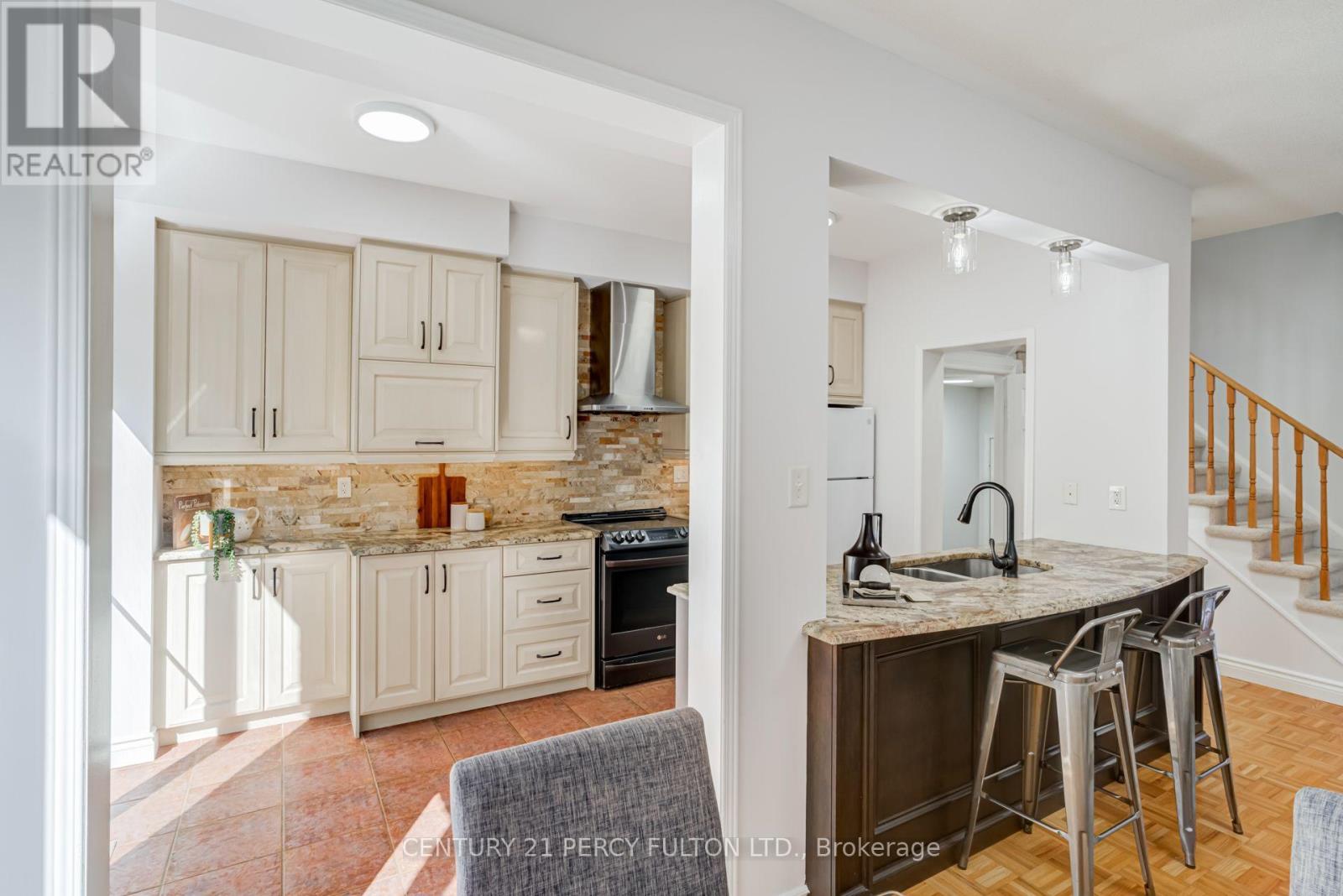 366 STROUDS LANE - 12
