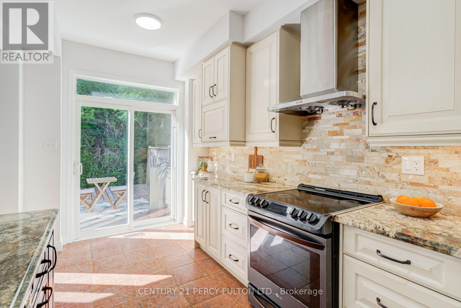 366 STROUDS LANE - 19