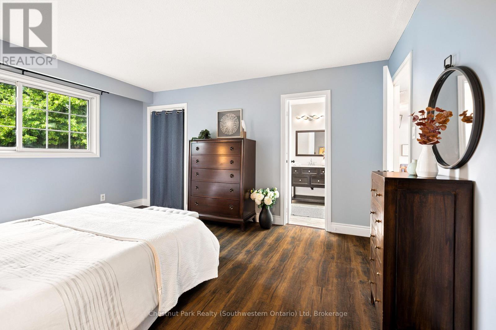 158 AUTUMN HILL CRESCENT - Image 30