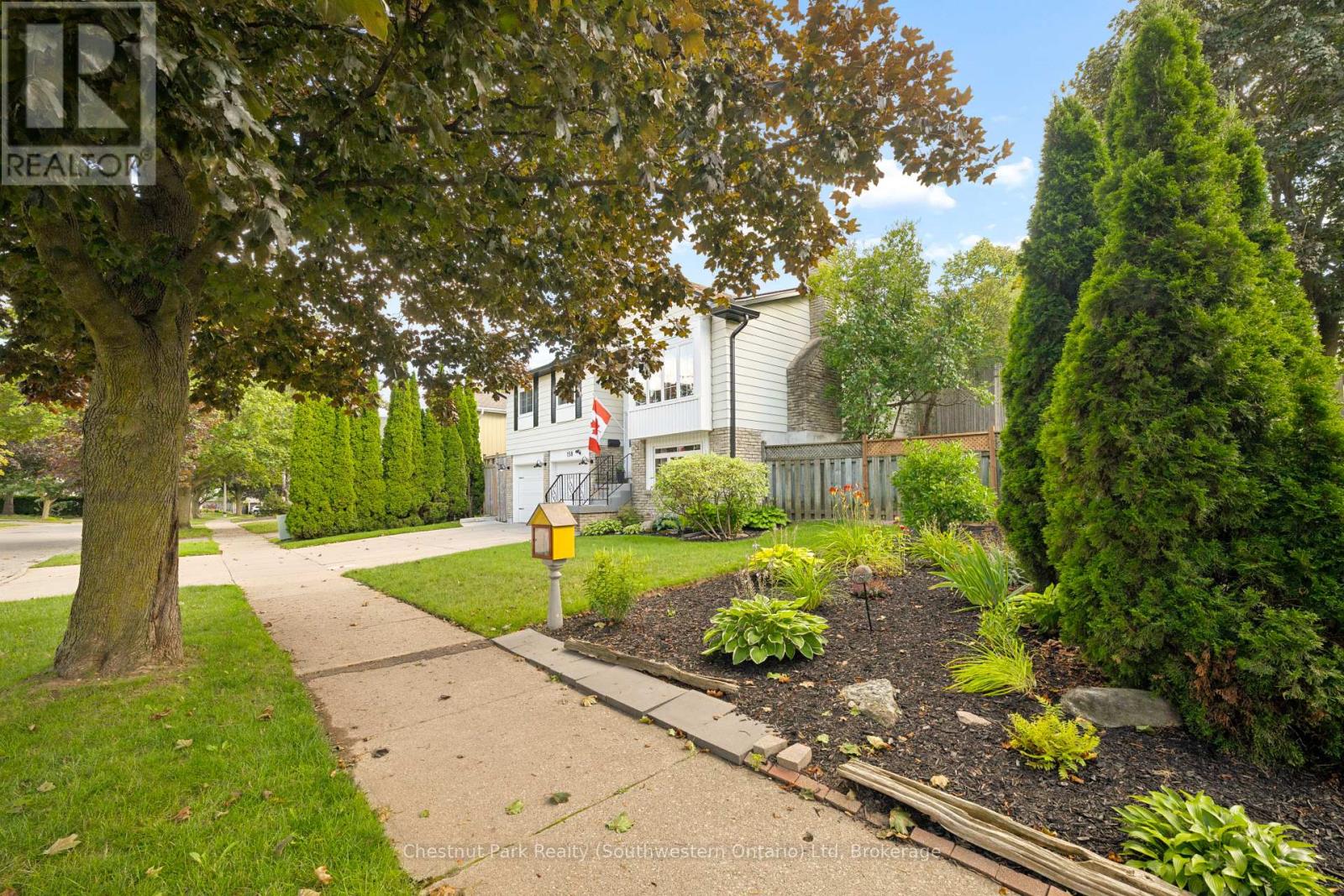 158 AUTUMN HILL CRESCENT - Image 6