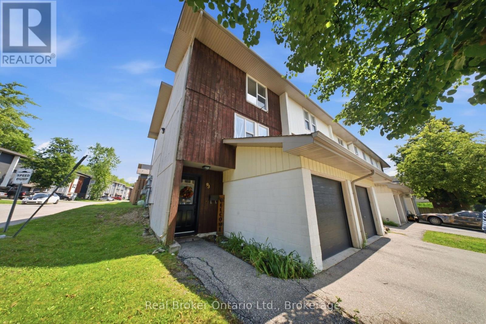 #93 135 CHALMERS STREET S - Image 8