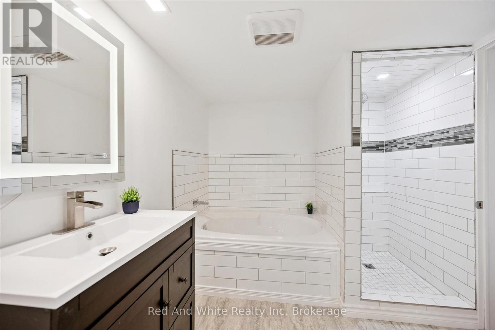 131 NORFOLK AVENUE - Image 25