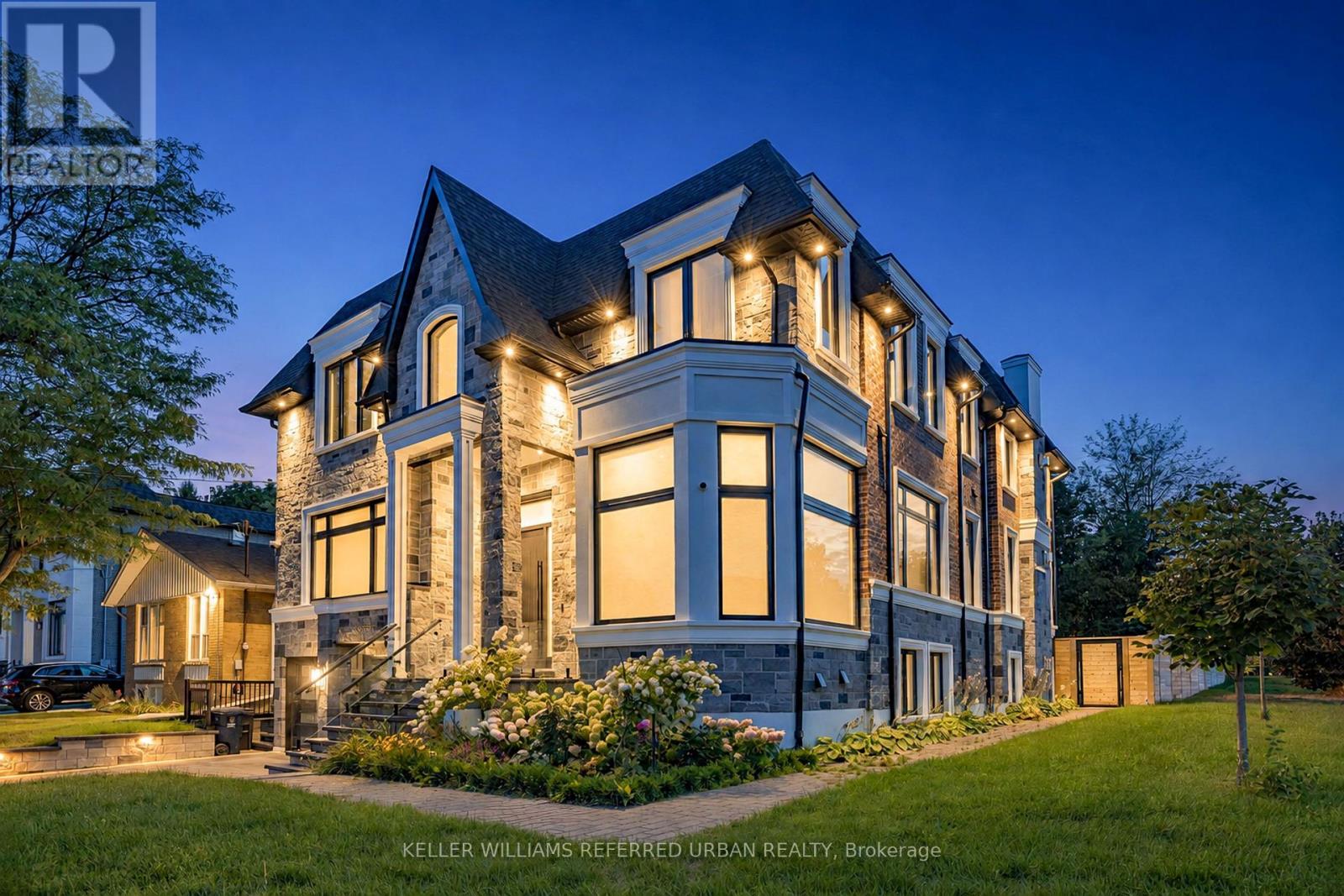 35 LLOYDMINSTER CRESCENT - 2
