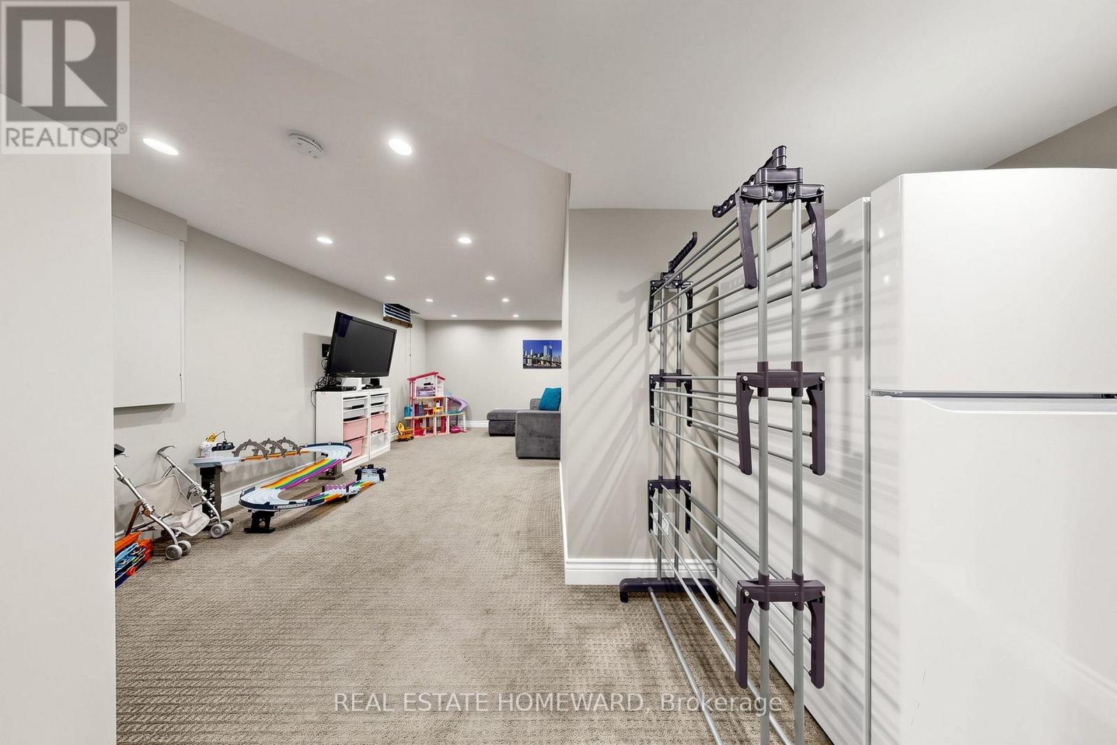 242 BADESSA CIRCLE - 28
