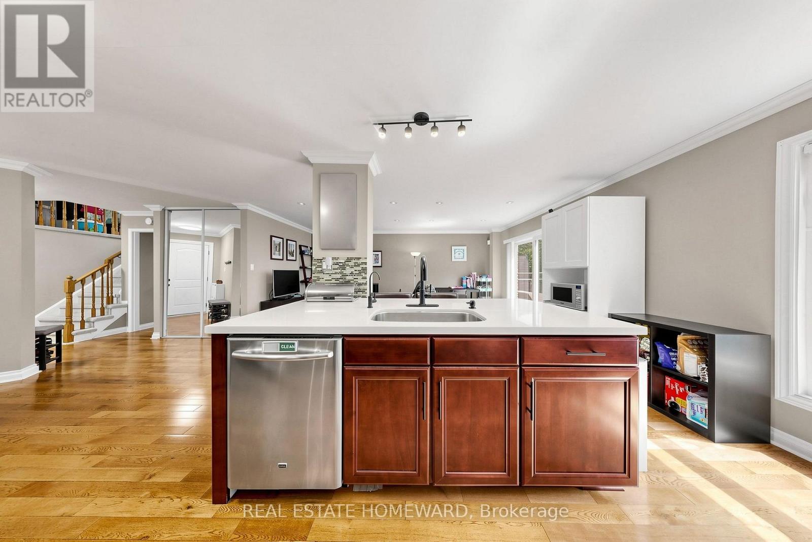 242 BADESSA CIRCLE - 8