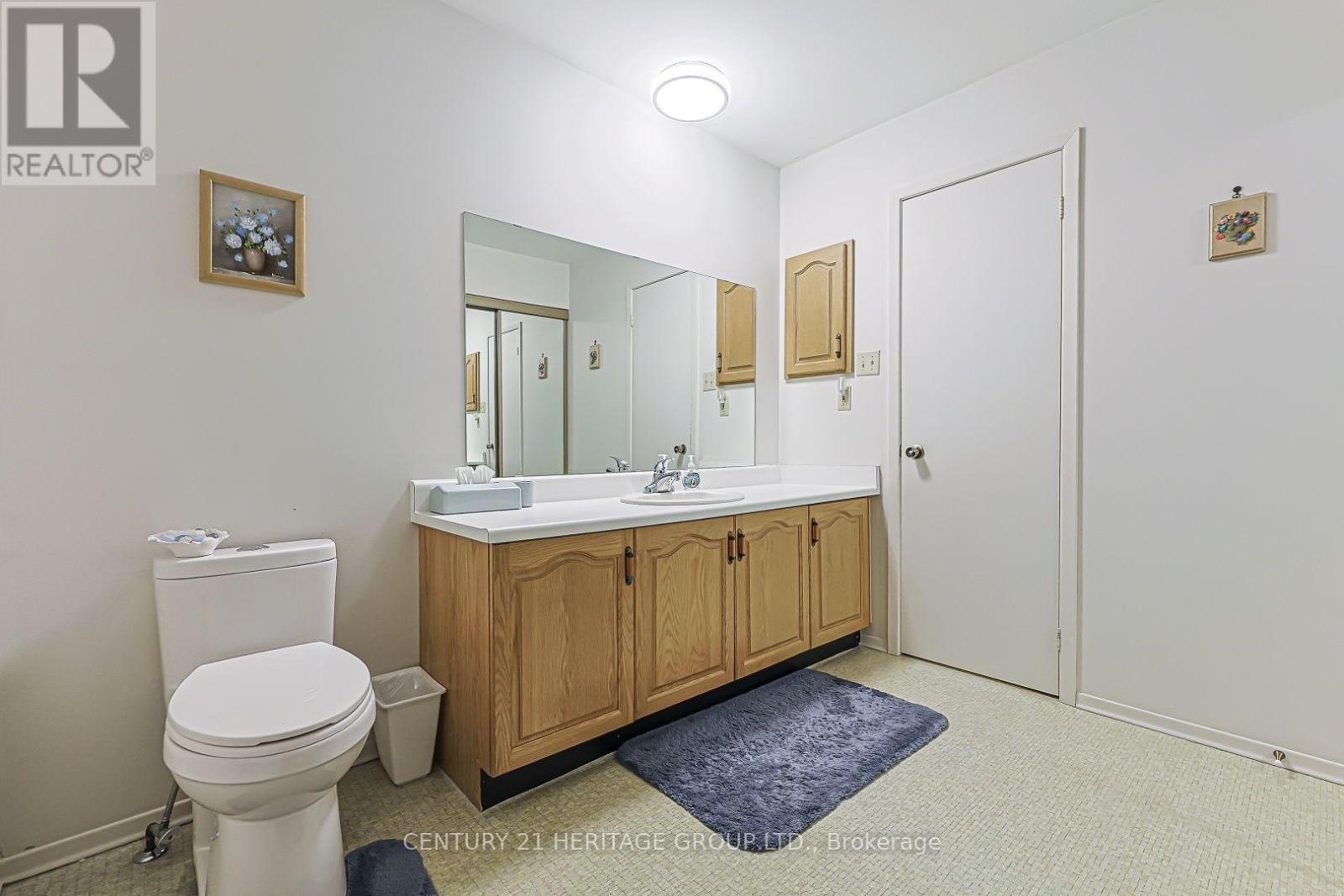 10 WOODHALL ROAD - 24