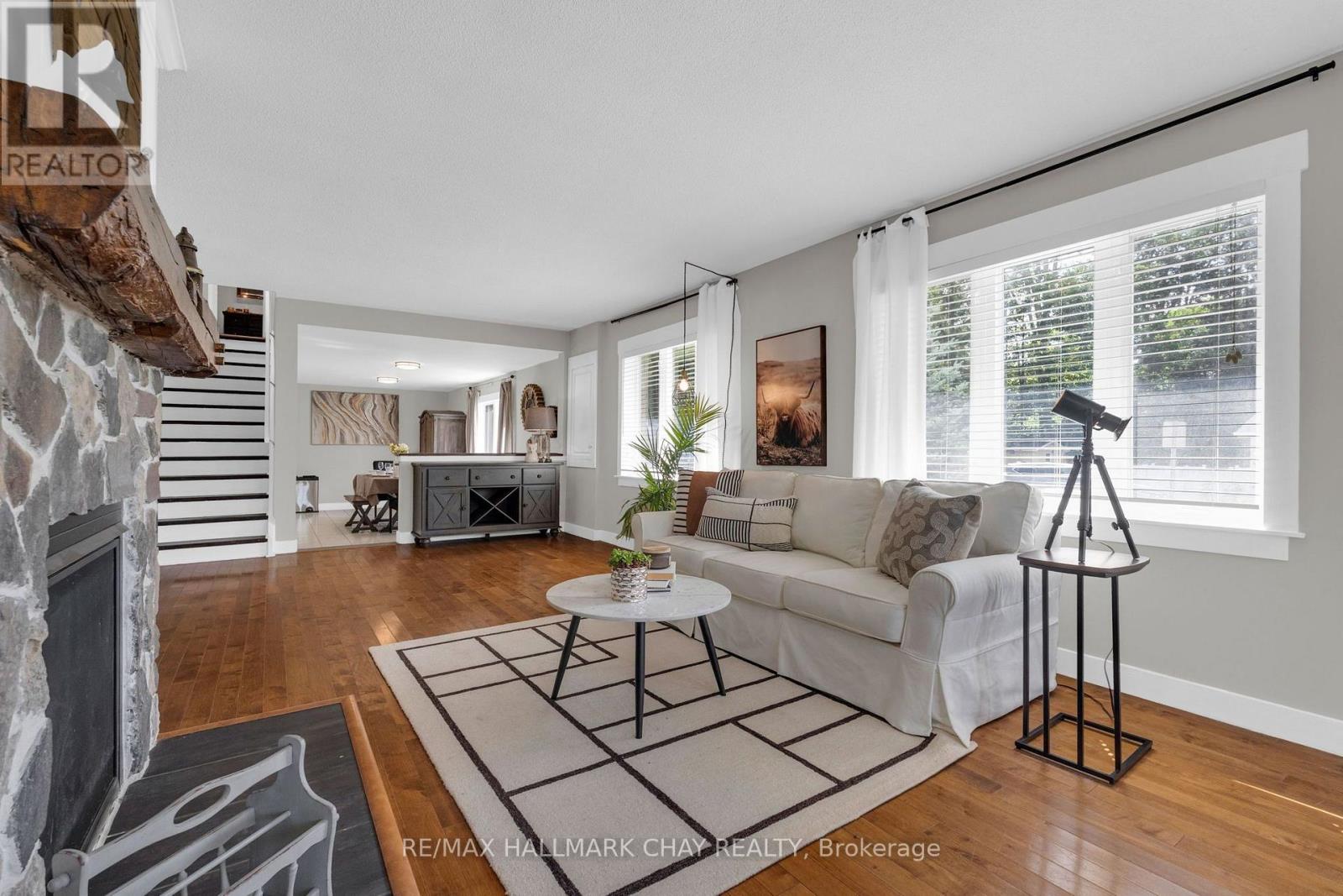 47 LAKESIDE DRIVE - 11