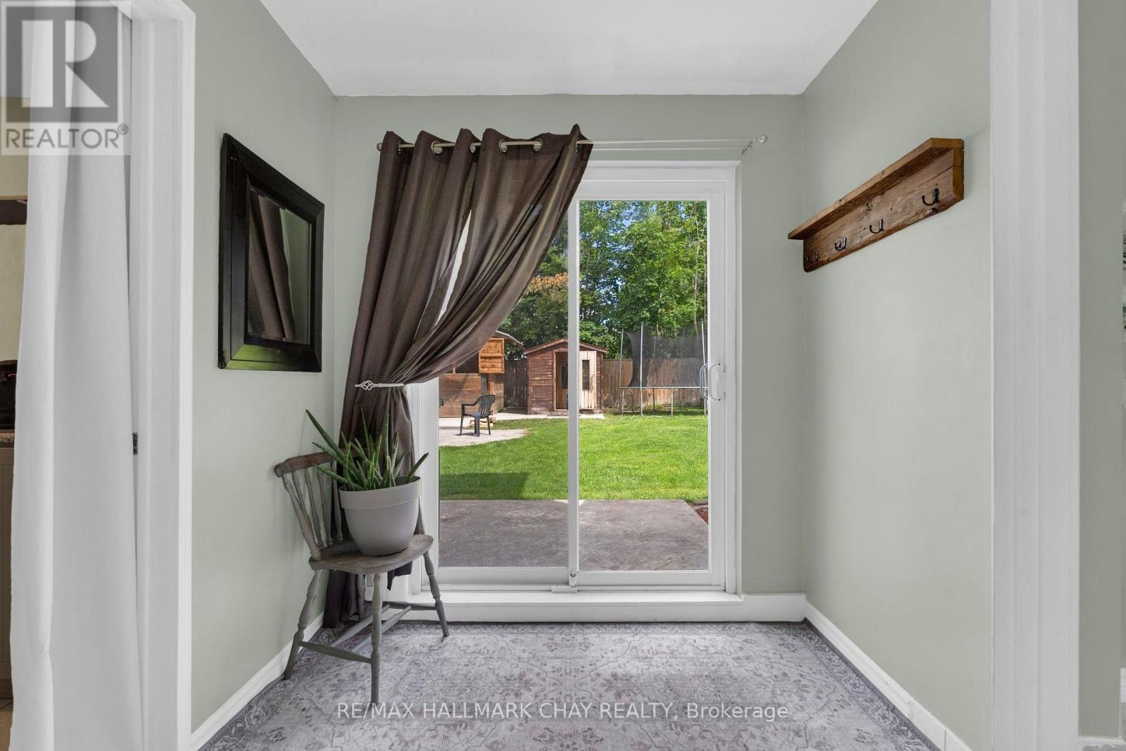 47 LAKESIDE DRIVE - 5