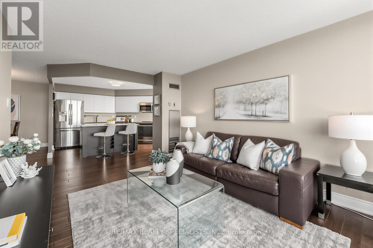 #1006 10 LAURELCREST STREET - Image 4