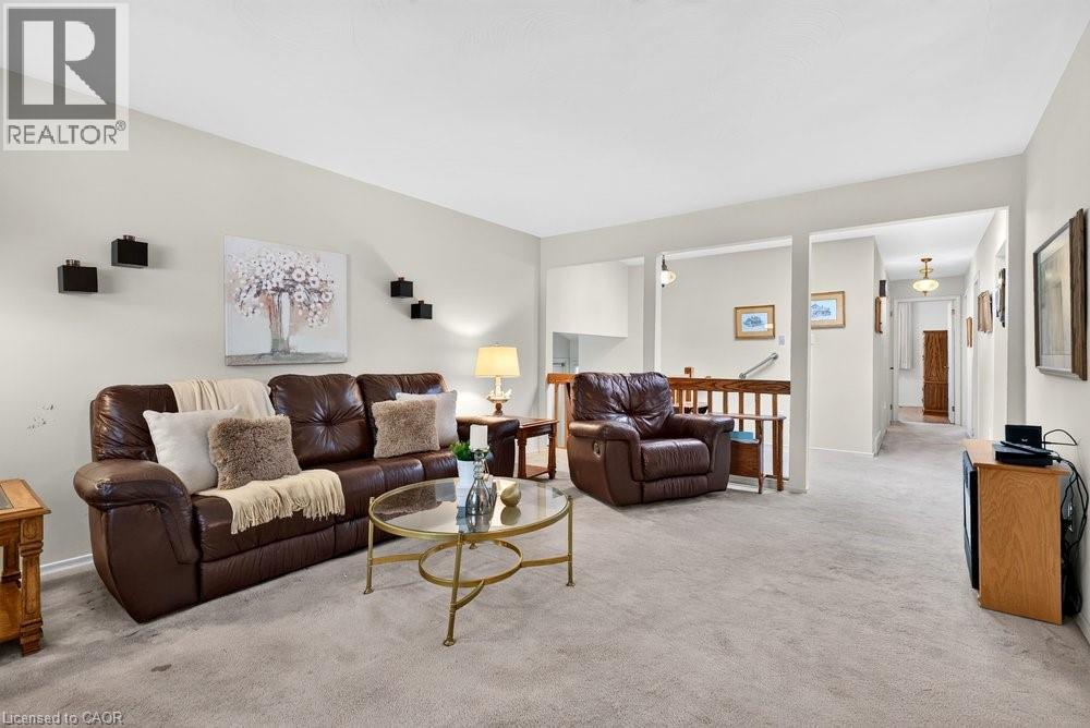 36 GRAY Road S - Image 17