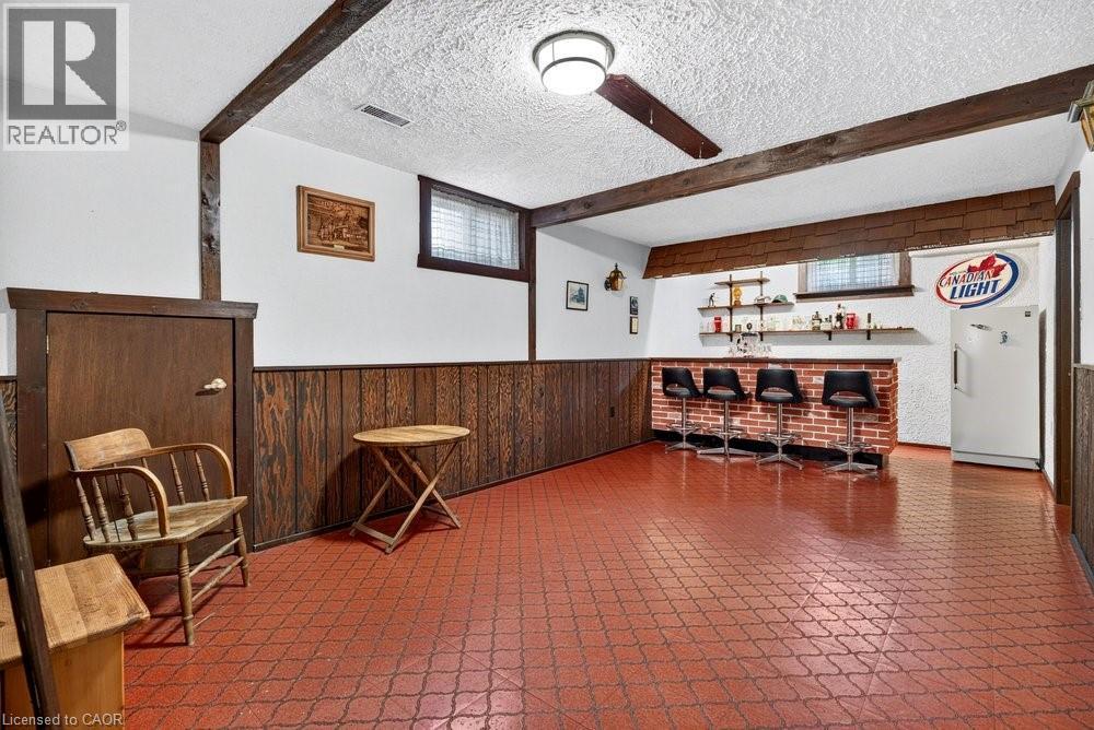 36 GRAY Road S - Image 35