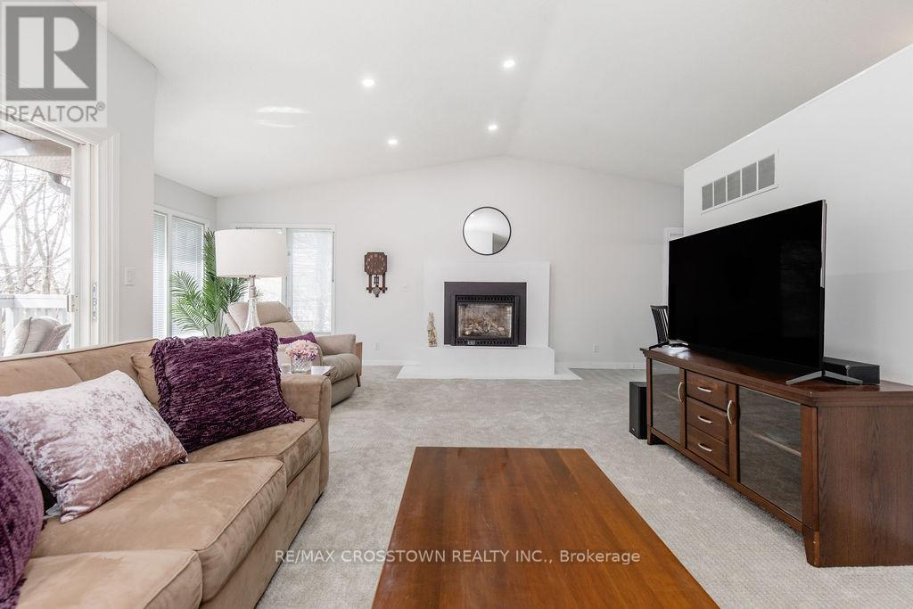 147 ANNE STREET N - Image 19