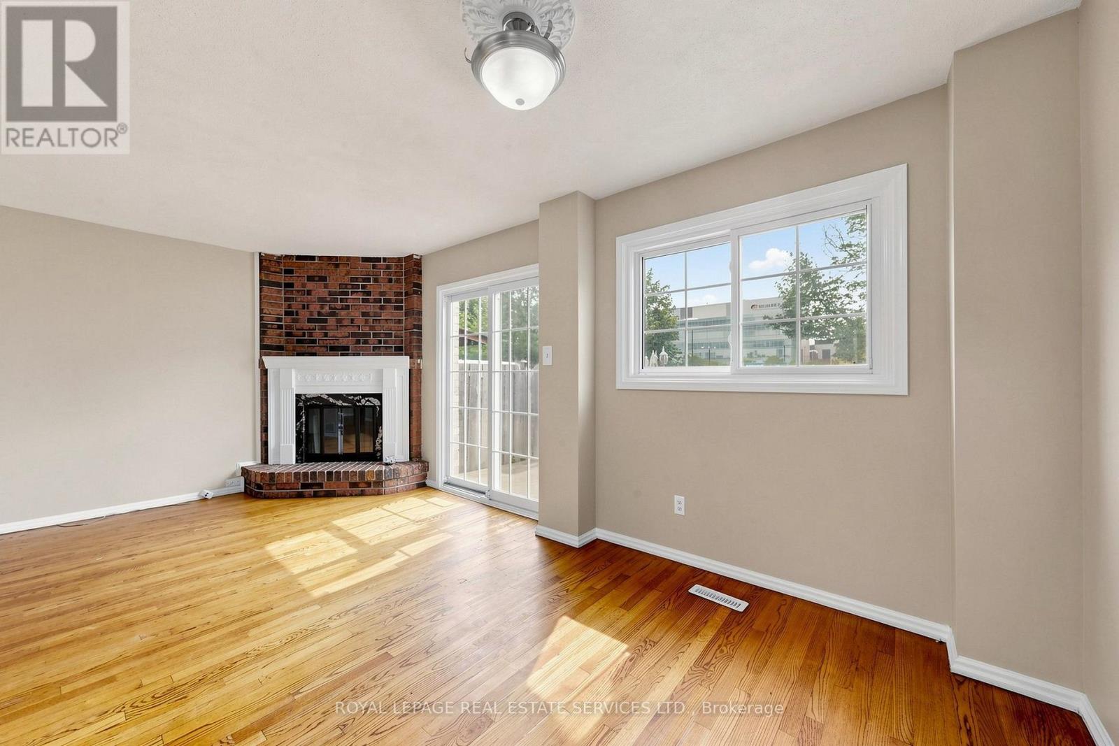 37 WOODSVIEW AVENUE - 11