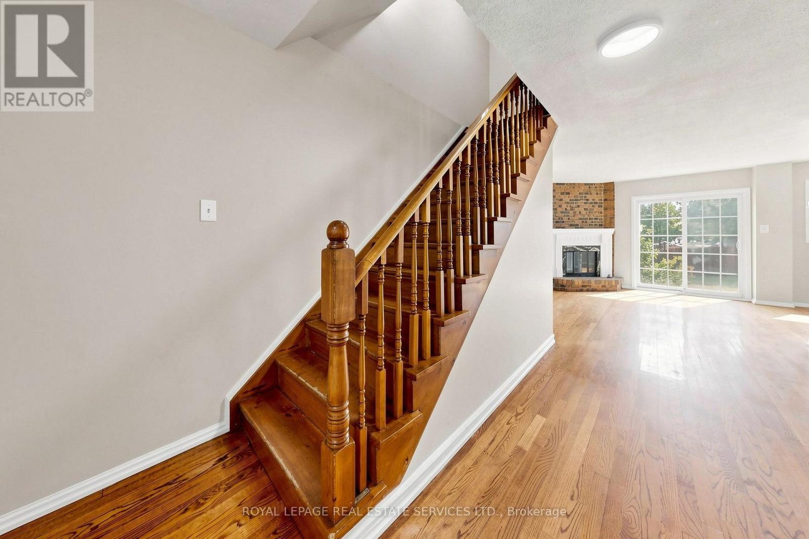 37 WOODSVIEW AVENUE - 25