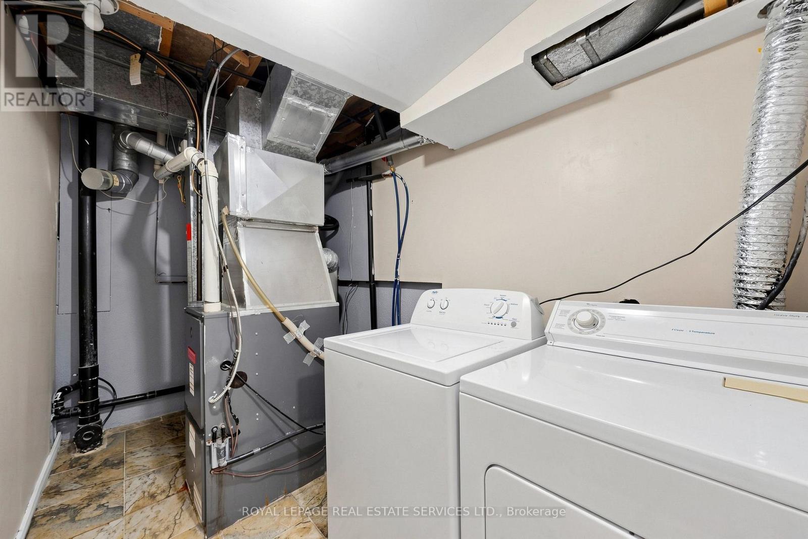37 WOODSVIEW AVENUE - Image 48