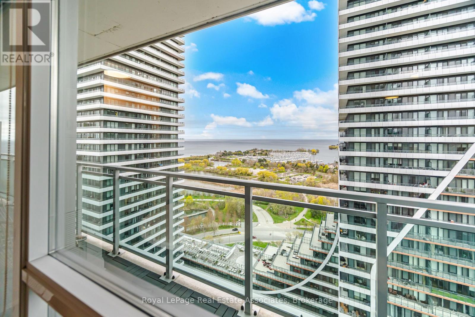 #2301 33 SHORE BREEZE DRIVE - Image 25