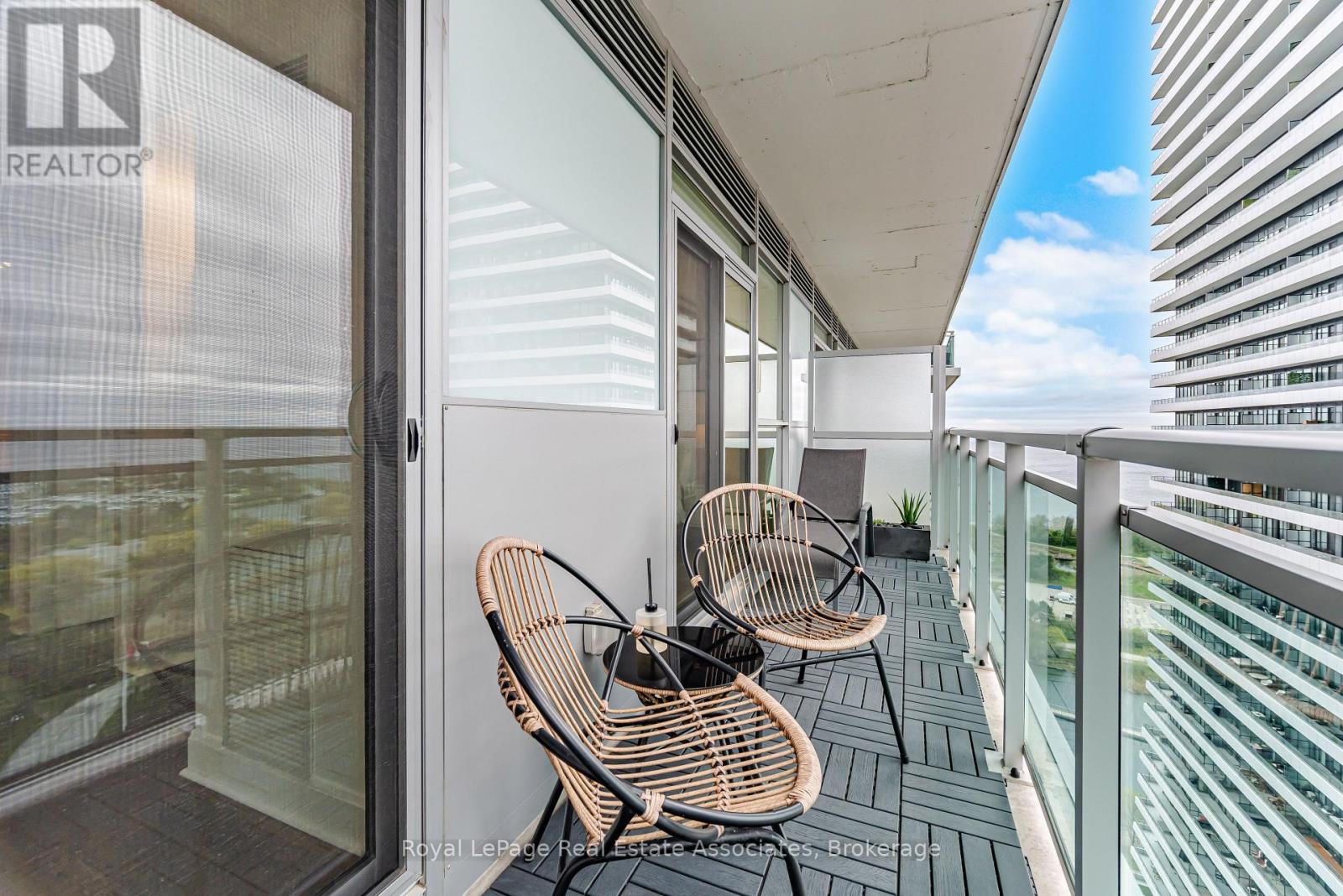 #2301 33 SHORE BREEZE DRIVE - Image 28