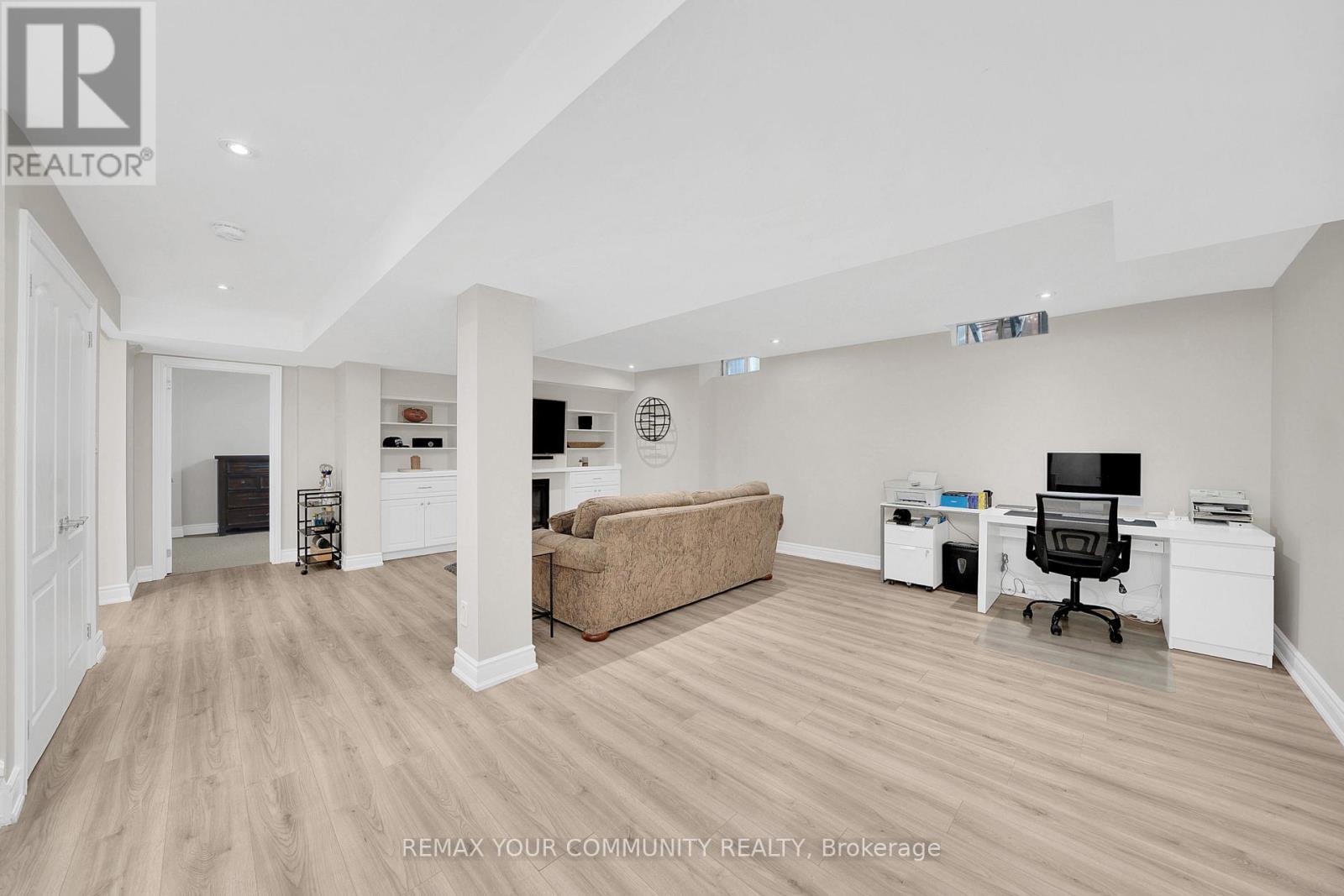 127 WATERBURY STREET - 28