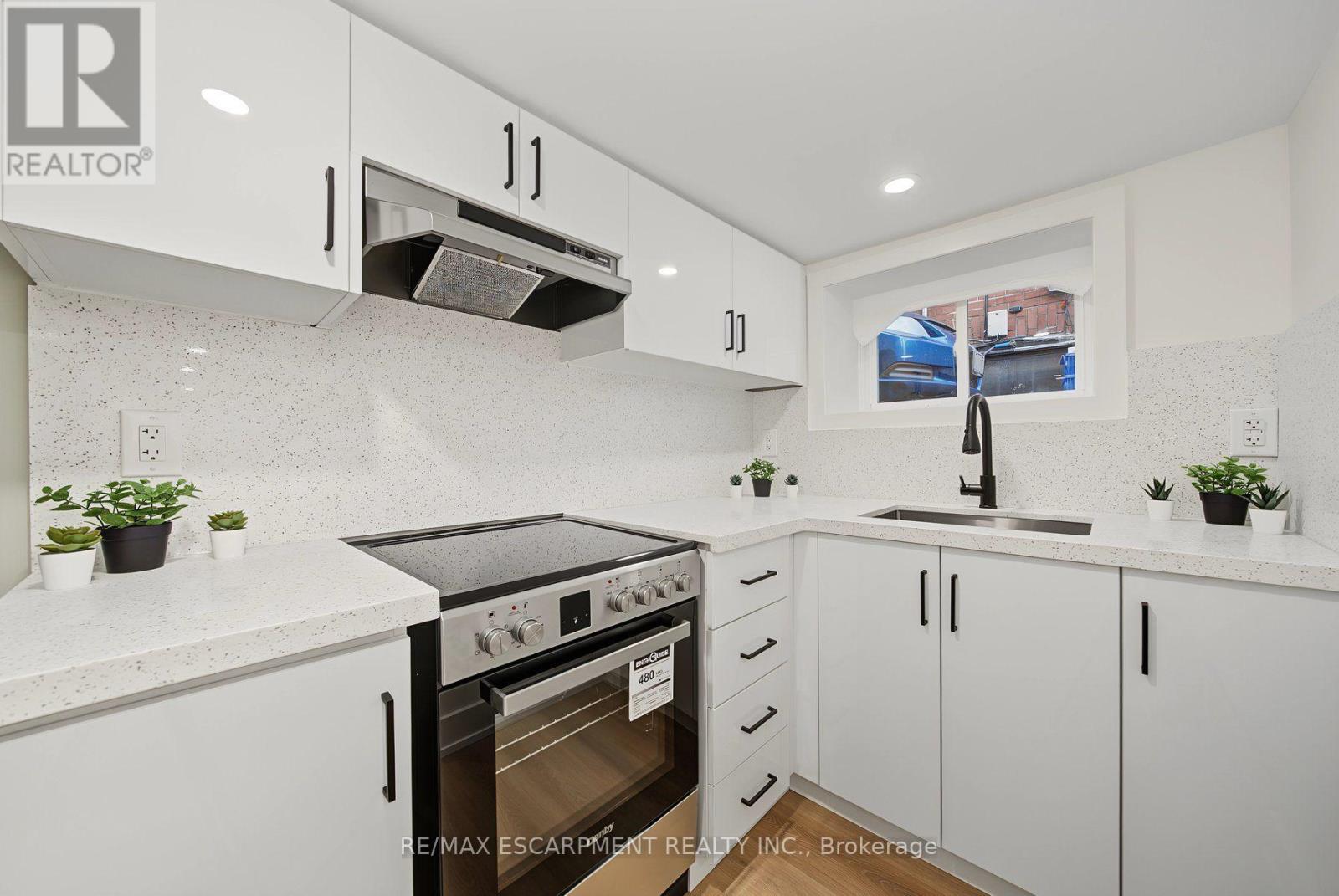 234 BALMORAL AVENUE S - Image 26
