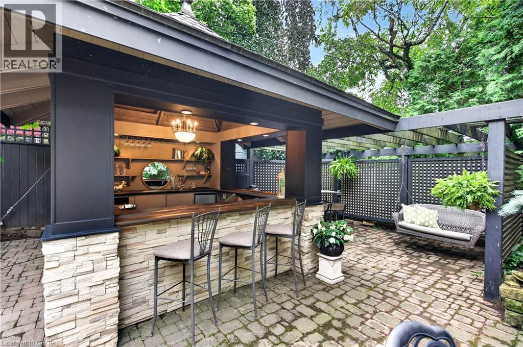 77 CLAREMONT Drive - Image 33