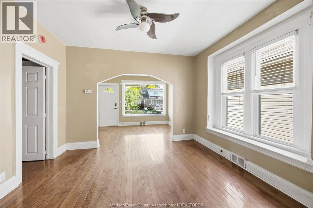 924 MARENTETTE AVENUE - 9