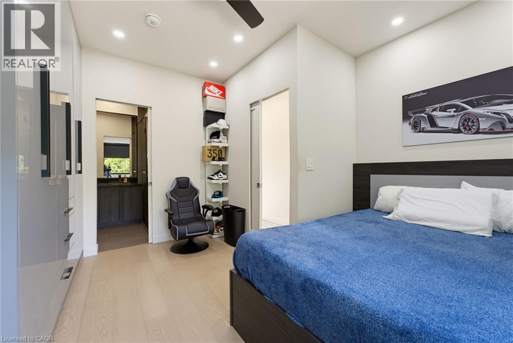 282 ROBINA Road - Image 33