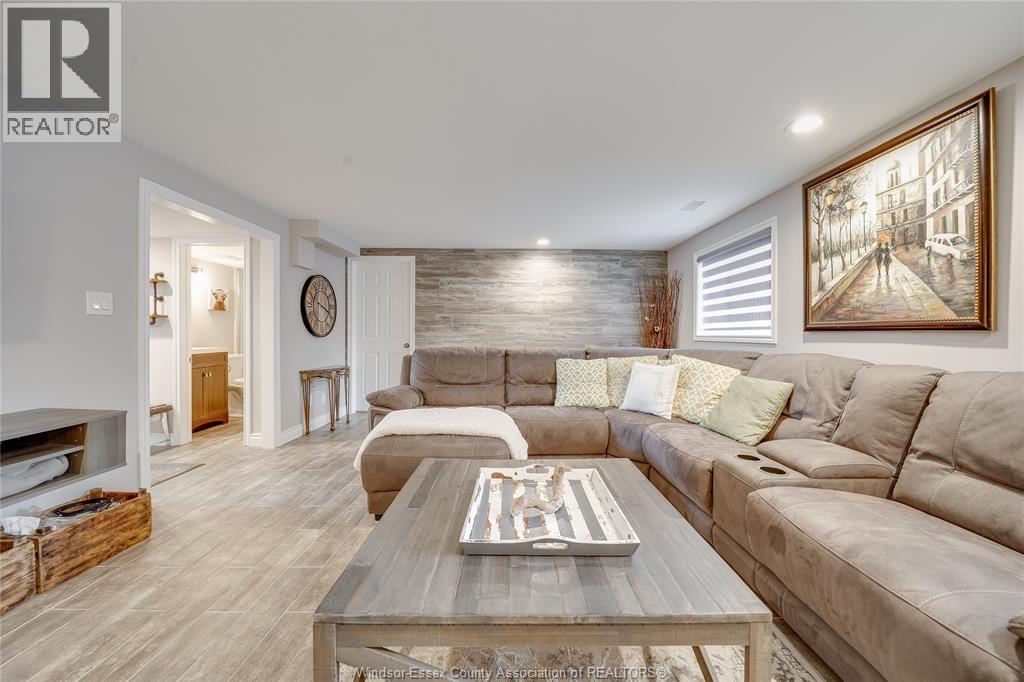 1309 ELLROSE - Image 29