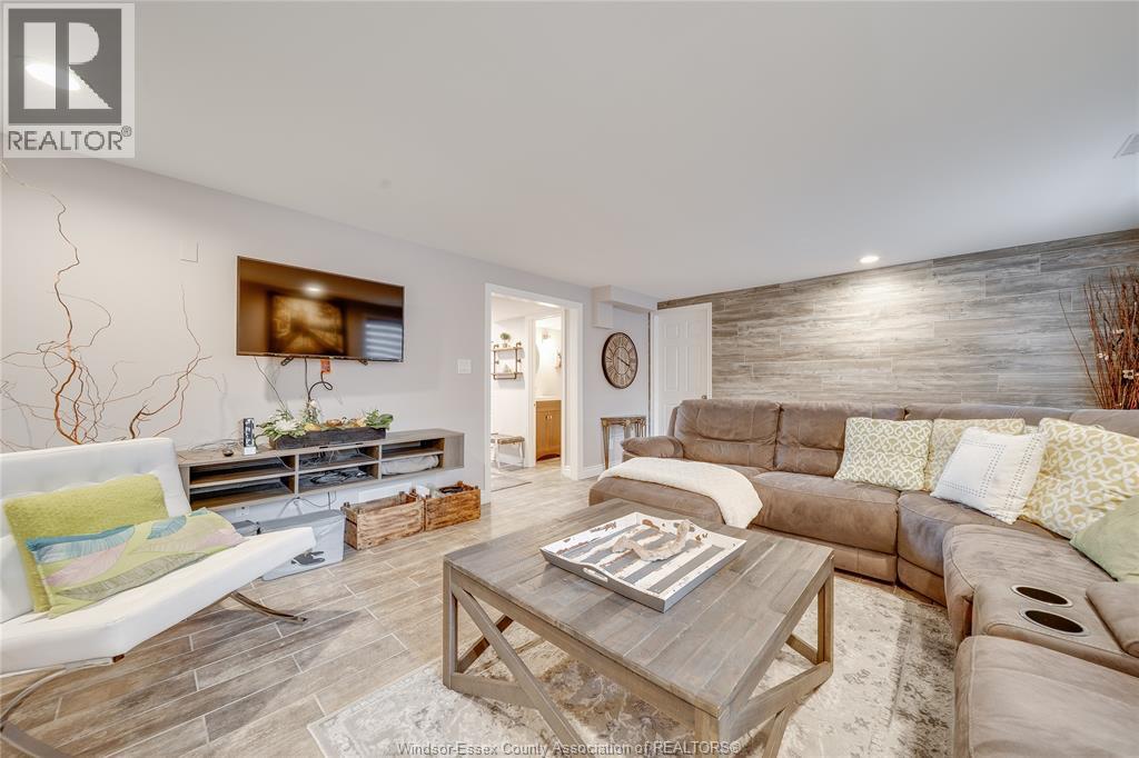 1309 ELLROSE - Image 30